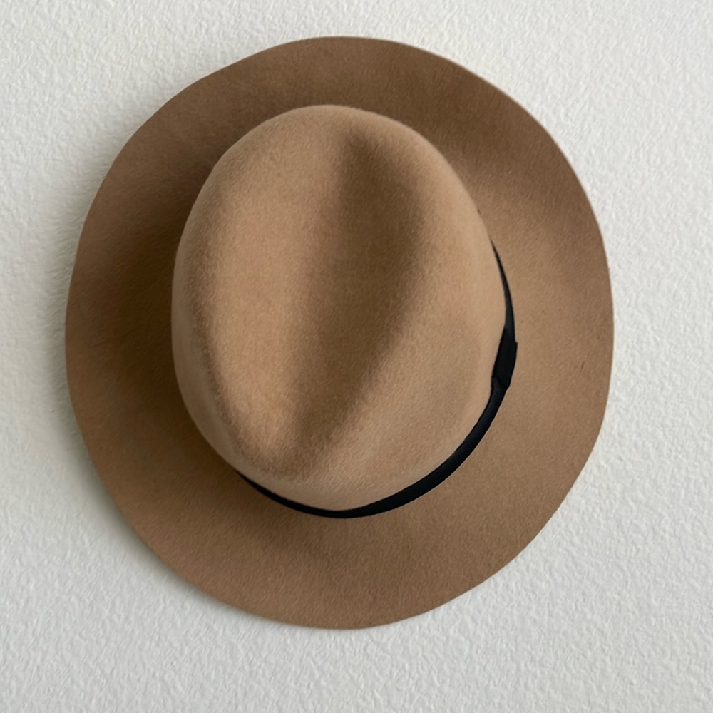 gorgeous felt tan fedora